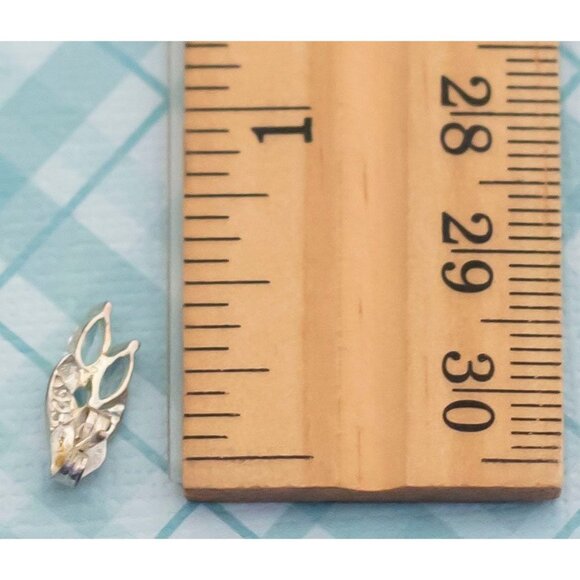 Vintage Elven Leaves Sterling Silver Stud Earrings by Avon - L22 - Picture 3 of 3